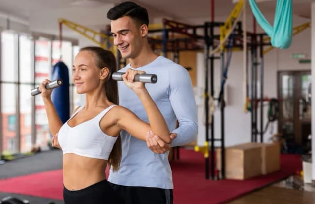 Ile zarabia trener crossfit? Fakty, które mogą cię zaskoczyć Ile zarabia trener crossfit? Fakty, które mogą cię zaskoczyć